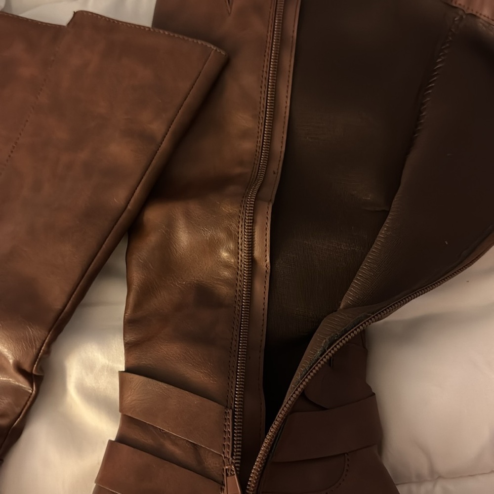 Women’s Size 7 Boot
Style & Co - Picture 7 of 8